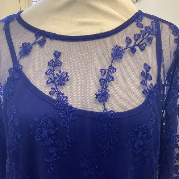EMBROIDERED 2PC LACE BLOUSE TOP CAMI ( Size: 1X & 2X) ( Dark Sapphire ) - Picture 6 of 7